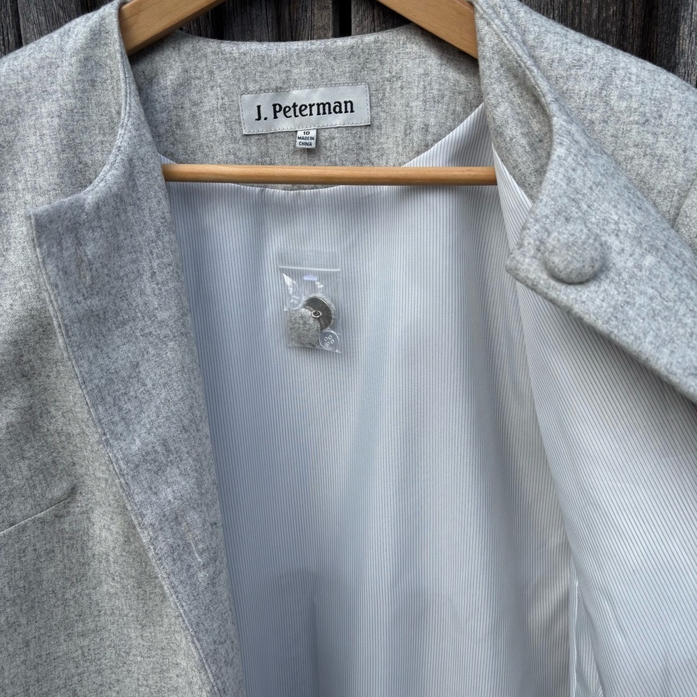 J. Peterman Light Gray Woman’s Vintage Wool Coat Excellent condition Size M - Picture 8 of 12